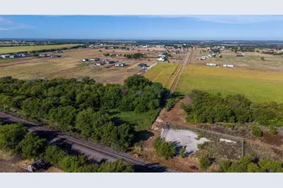 4401 Fox Street, Cleburne, TX 76033 - Photo 12
