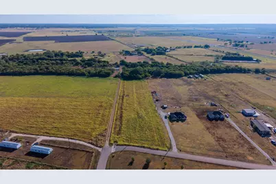 4401 Fox Street, Cleburne, TX 76033 - Photo 2