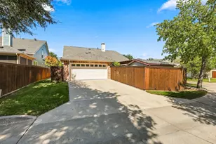 8628 Lantana Dr, North Richland Hills, TX 76180 - Photo 38
