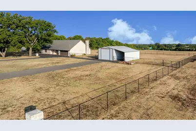 1209 Maple Street, Honey Grove, TX 75446 - Photo 4