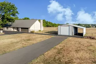 1209 Maple St, Honey Grove, TX 75446 - Photo 30