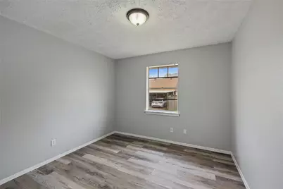 66 W Mountain Creek Drive, Grand Prairie, TX 75052 - Photo 8