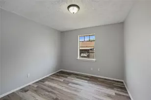 66 W Mountain Creek Dr, Grand Prairie, TX 75052 - Photo 8