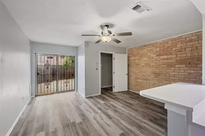 66 W Mountain Creek Drive, Grand Prairie, TX 75052 - Photo 2