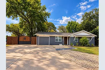 819 N Cooper Street, Arlington, TX 76011 - Photo 1
