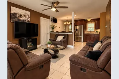 819 N Cooper Street, Arlington, TX 76011 - Photo 2