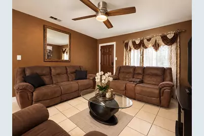 819 N Cooper Street, Arlington, TX 76011 - Photo 4