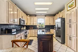 1910 Maplewood Dr, Weatherford, TX 76087 - Photo 12