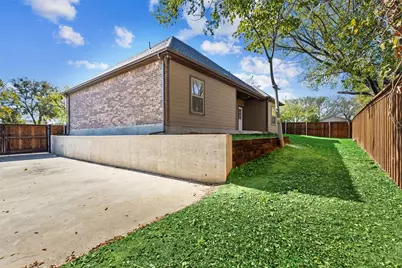 4662 Barbara Road, River Oaks, TX 76114 - Photo 14