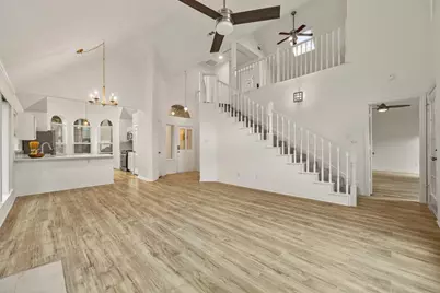 800 Fallen Leaf Court, Irving, TX 75063 - Photo 8