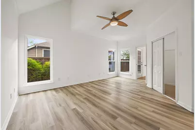 800 Fallen Leaf Court, Irving, TX 75063 - Photo 14