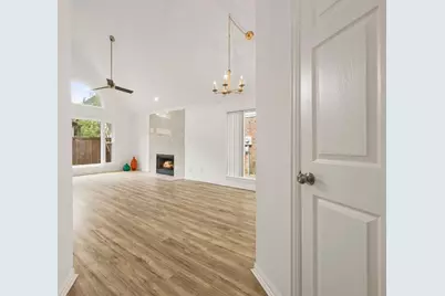 800 Fallen Leaf Court, Irving, TX 75063 - Photo 4