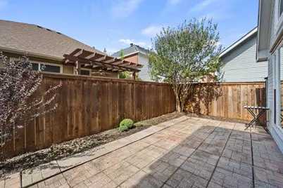 800 Fallen Leaf Court, Irving, TX 75063 - Photo 28