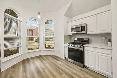 800 Fallen Leaf Court, Irving, TX 75063 - Photo 12