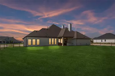 1402 Oliver Creek Lane, Justin, TX 76247 - Photo 2
