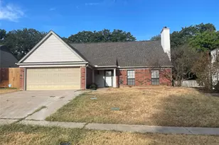 1807 Chittam Dr, Euless, TX 76039 - Photo 2