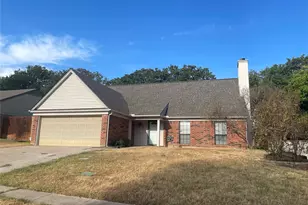 1807 Chittam Dr, Euless, TX 76039 - Photo 1