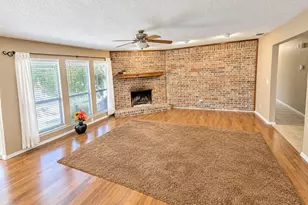2104 Oak Brook Dr, Richardson, TX 75081 - Photo 2