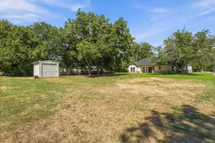 1810 Carpenter St, Bridgeport, TX 76426 - Photo 30