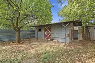 901 W 8th St, Cisco, TX 76437 - Photo 28