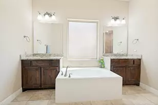 911 Mountain Laurel Dr, Euless, TX 76039 - Photo 12