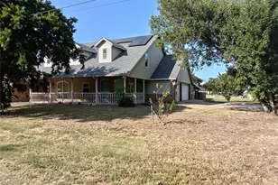 401 Pine Ln, Tolar, TX 76476 - Photo 2