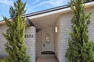 8508 Londonderry Ln, Dallas, TX 75228 - Photo 2