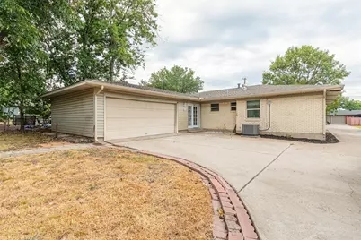 3207 Eastland Avenue, Greenville, TX 75402 - Photo 6