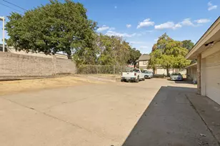 2413 Woodoak Ct, Irving, TX 75060 - Photo 24