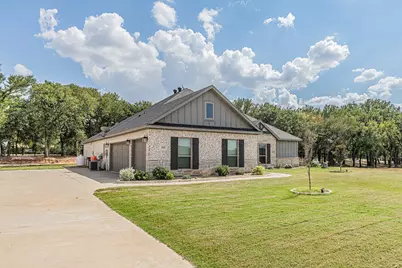 113 Oaks Springs Lane, Weatherford, TX 76087 - Photo 2