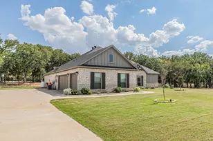 113 Oaks Spgs Ln, Weatherford, TX 76087 - Photo 2