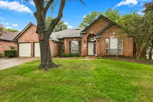 2900 Woodhaven Dr, Grapevine, TX 76051 - Photo 1