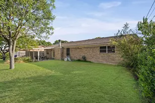 213 Travis Ln, Hewitt, TX 76643 - Photo 32