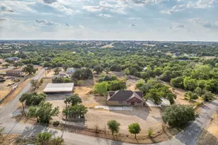3601 Oak Cir, Weatherford, TX 76088 - Photo 2