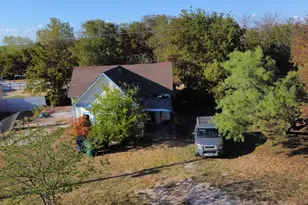 1205 Thompson St, Bridgeport, TX 76426 - Photo 2