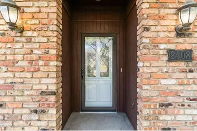 2408 Castle Street, Irving, TX 75038 - Photo 2
