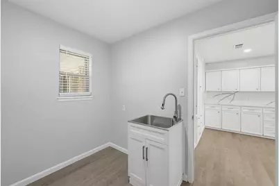 5005 Fall River Drive, Fort Worth, TX 76103 - Photo 32