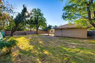 5005 Fall River Dr, Fort Worth, TX 76103 - Photo 34