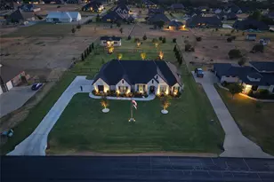 317 Kenyon Ct, Granbury, TX 76049 - Photo 1