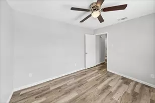 7806 Laver Ct, Fort Worth, TX 76112 - Photo 16