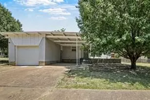811 N Grant Dr, Sherman, TX 75092 - Photo 2