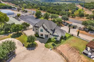 4305 Shale Bluff Ct, Granbury, TX 76048 - Photo 4