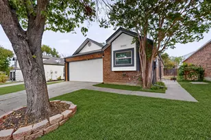 2039 Mallard Dr, Lewisville, TX 75077 - Photo 2