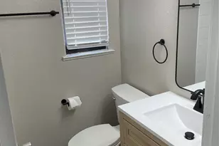 119 Nichols St, Irving, TX 75060 - Photo 2