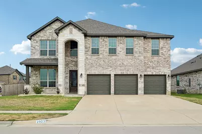 2923 Grand Lookout Lane, Arlington, TX 76001 - Photo 1