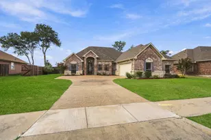 810 Woodcrest Dr, Ennis, TX 75119 - Photo 2