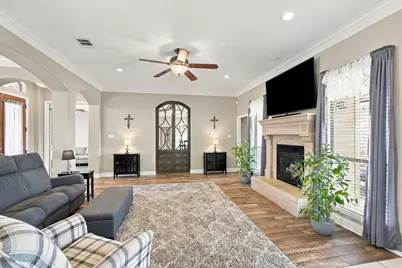 810 Woodcrest Drive, Ennis, TX 75119 - Photo 8