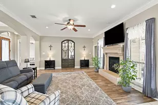 810 Woodcrest Dr, Ennis, TX 75119 - Photo 8