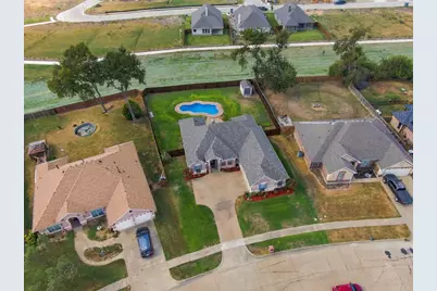 810 Woodcrest Drive, Ennis, TX 75119 - Photo 36