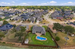810 Woodcrest Dr, Ennis, TX 75119 - Photo 32